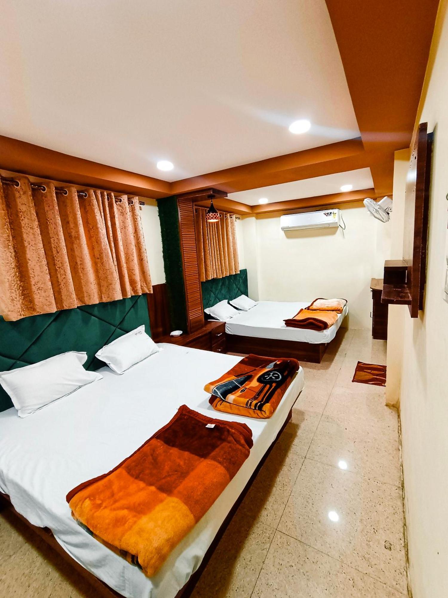 Green Leaf Hotel Ujjain Exterior foto