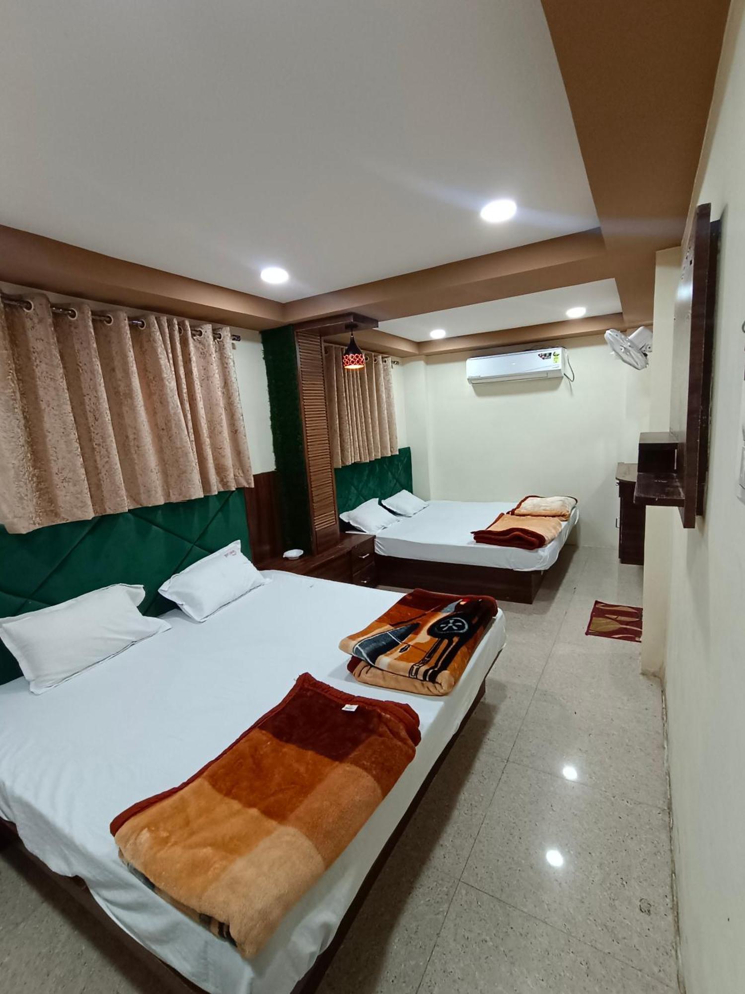 Green Leaf Hotel Ujjain Exterior foto