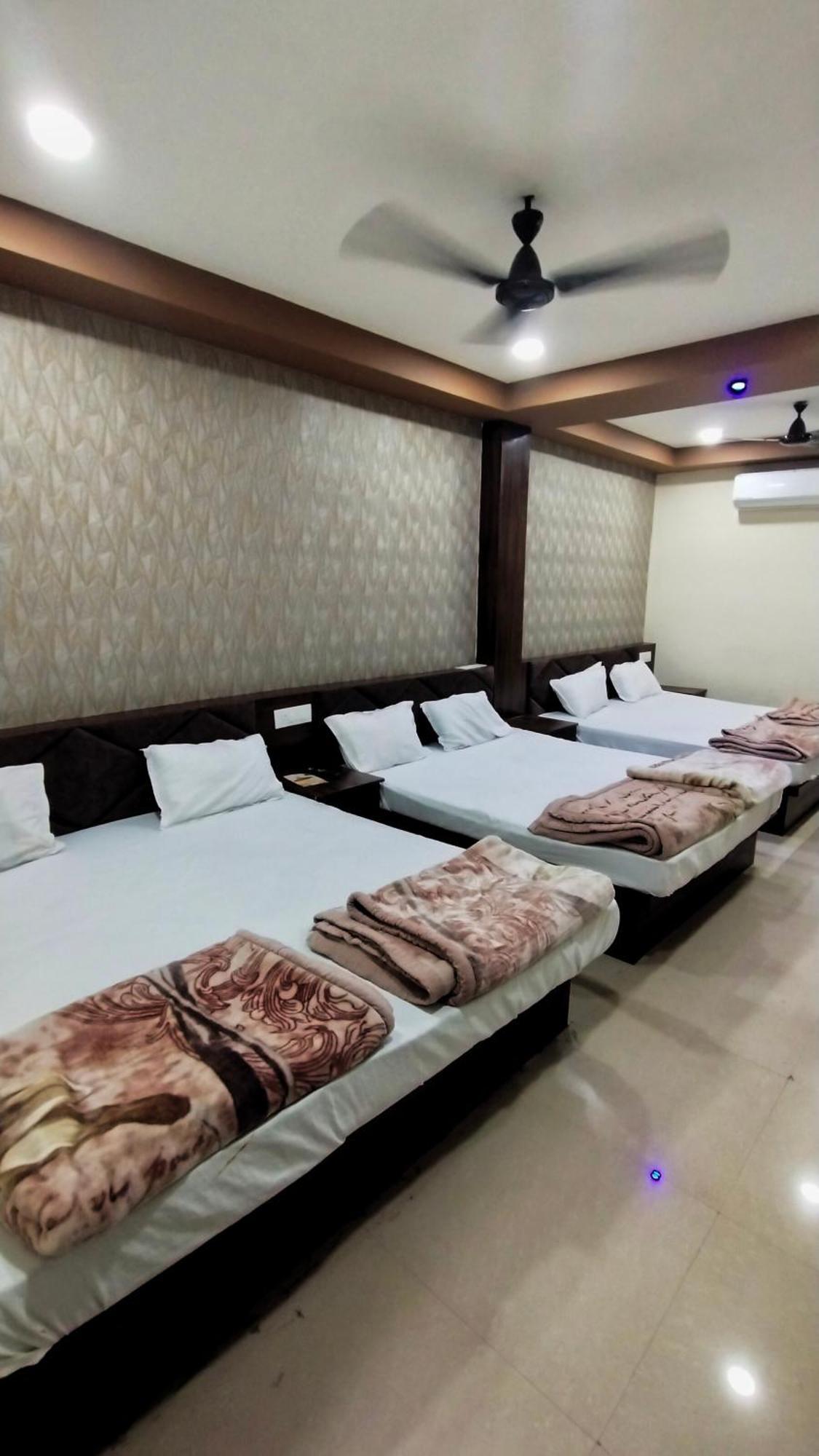 Green Leaf Hotel Ujjain Exterior foto