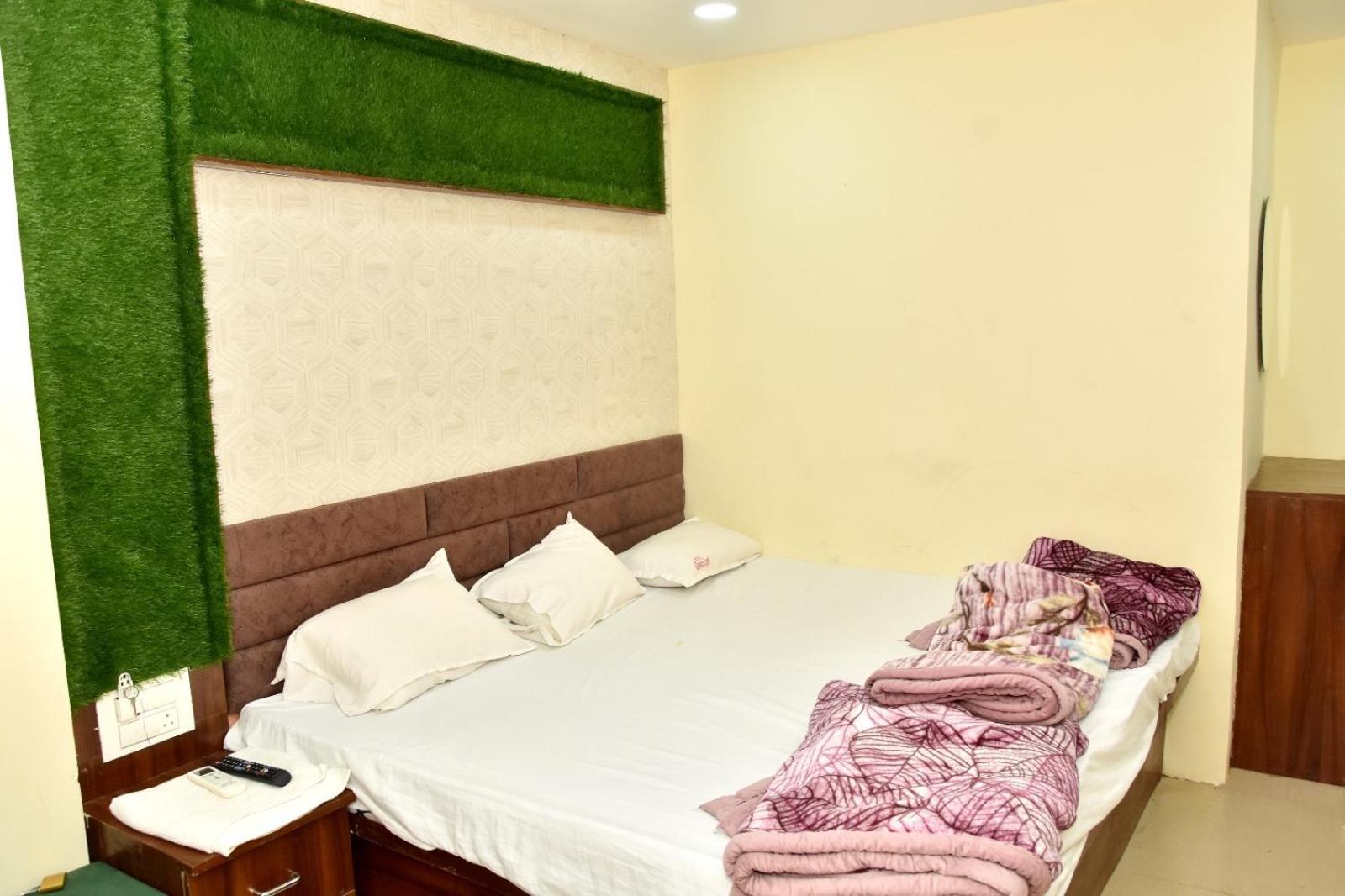 Green Leaf Hotel Ujjain Exterior foto