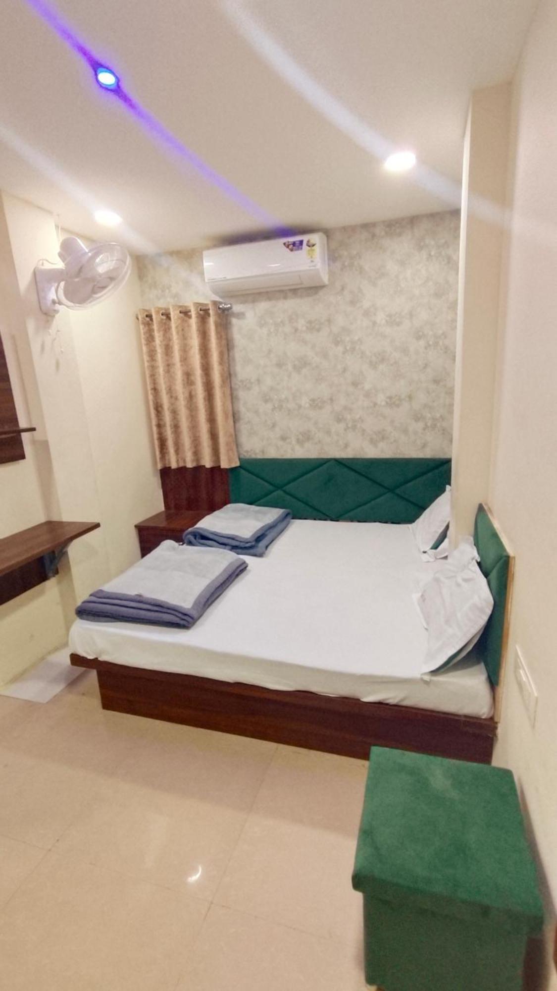 Green Leaf Hotel Ujjain Exterior foto