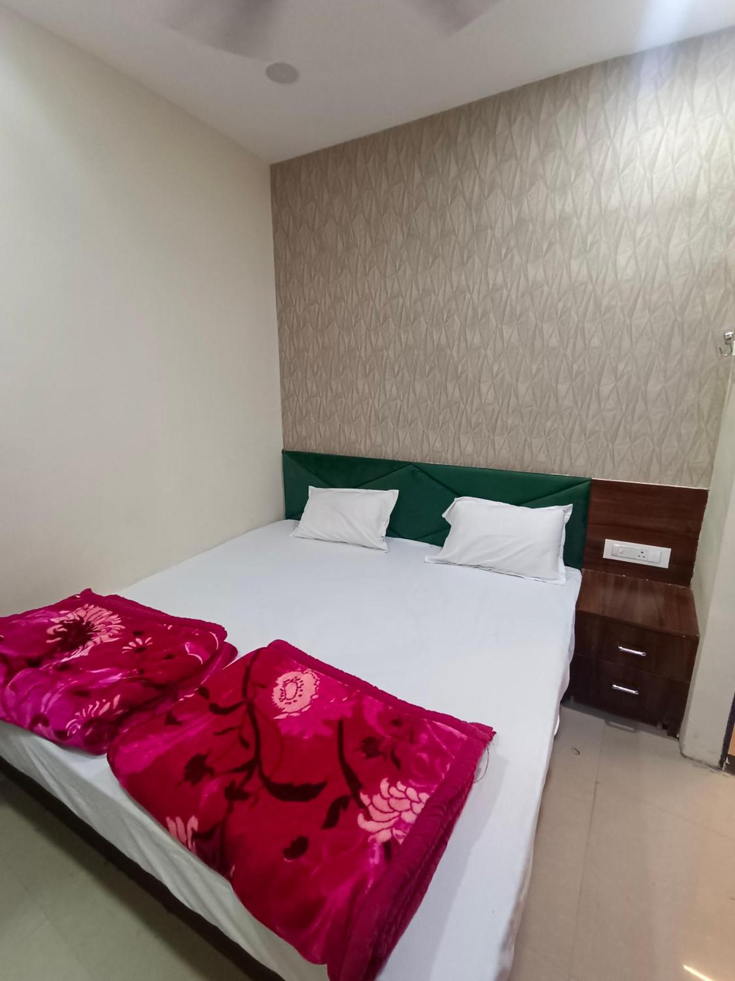 Green Leaf Hotel Ujjain Exterior foto