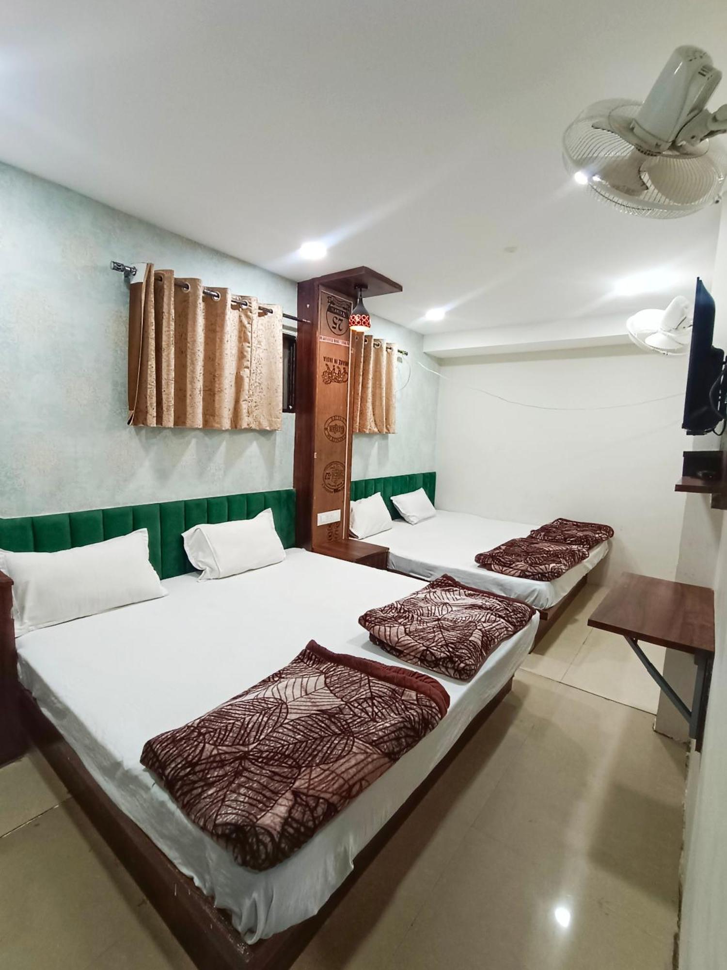 Green Leaf Hotel Ujjain Exterior foto